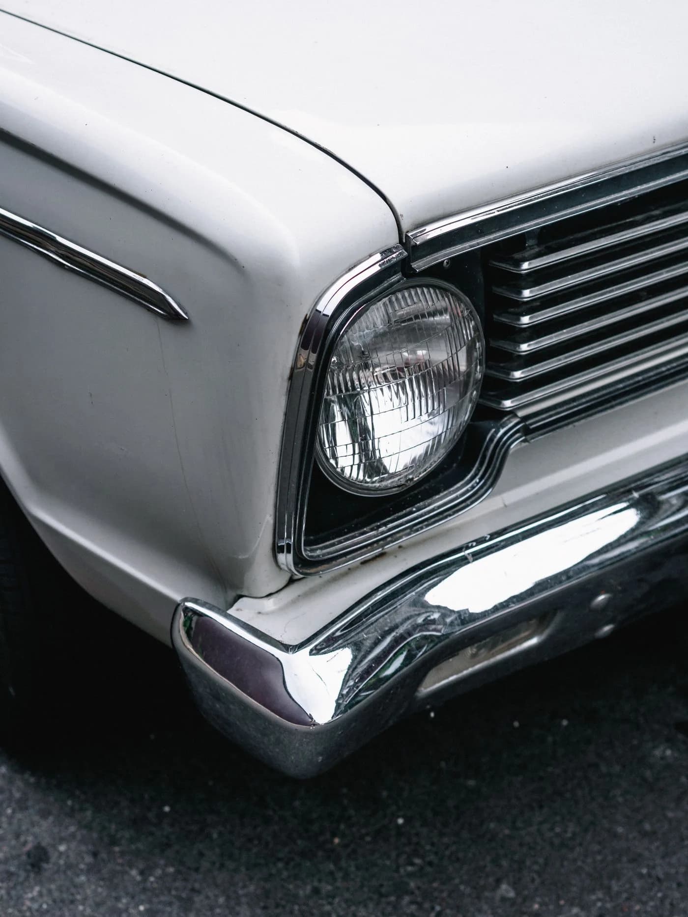 Forward lighting — Headlamp form, lens, and vehicle integration.